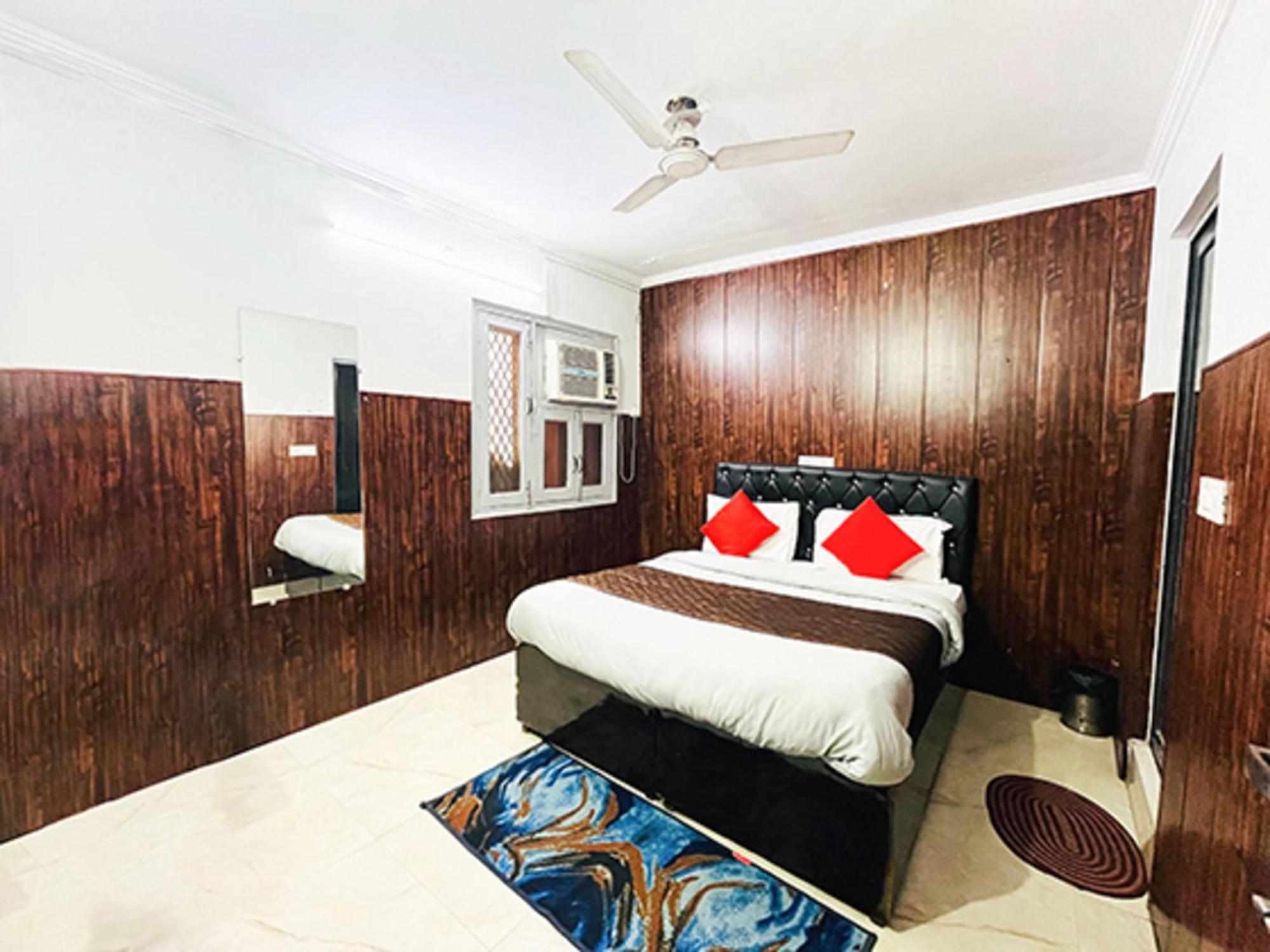 Moti Bagh - Satya Niketan Couette-café *