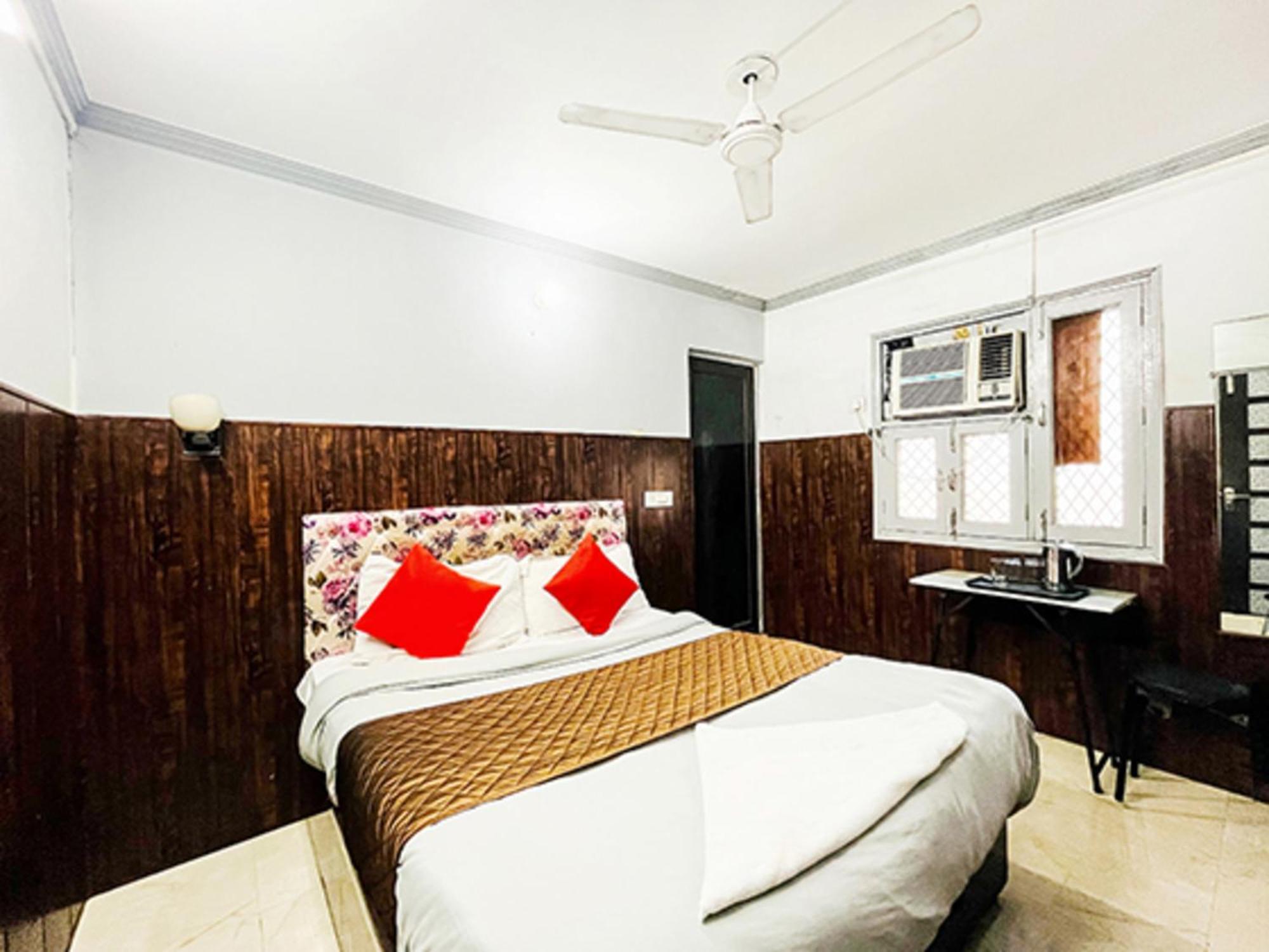 Moti Bagh - Satya Niketan Couette-café *