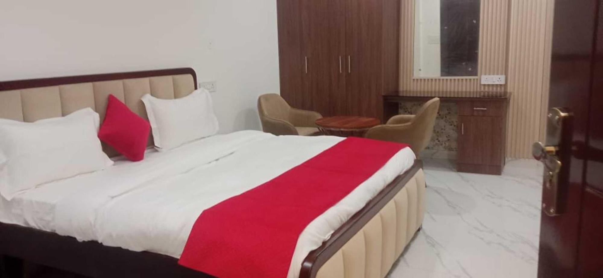 Moti Bagh - Satya Niketan Couette-café *